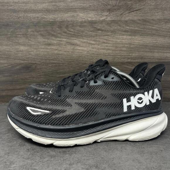 HOKA Clifton 9 Sneakers Mens Size 10 2E Wide Black White One One